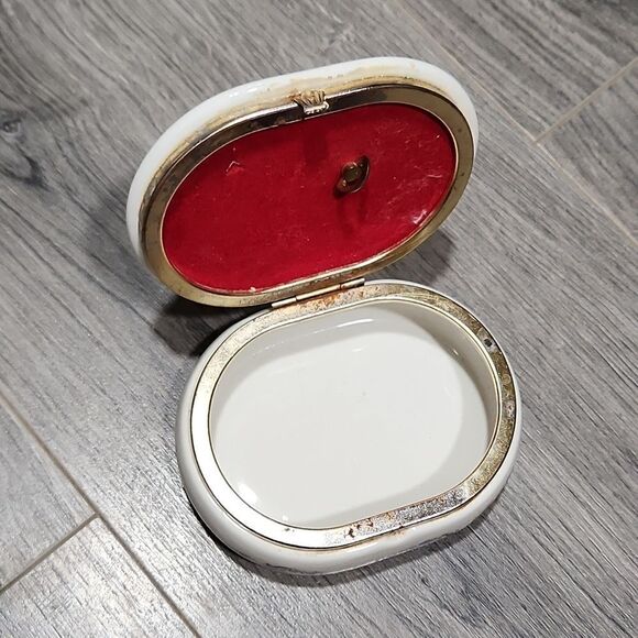 Vintage Romanee Creative Collect. Floral Heart Porcelain Oval Music Jewelry Box - Picture 6 of 8